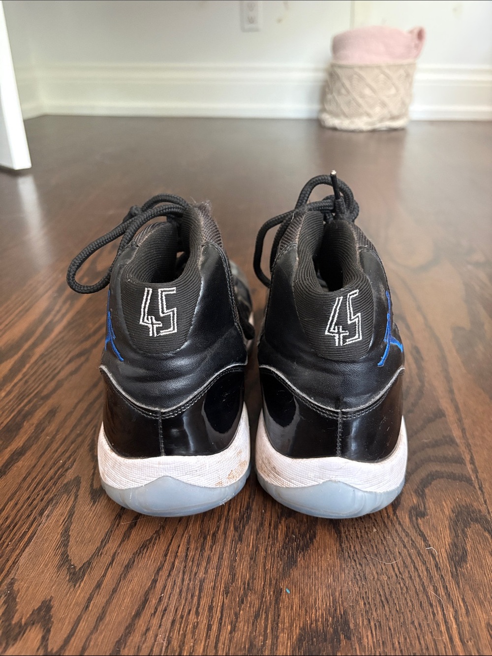 Black Jordan 45s